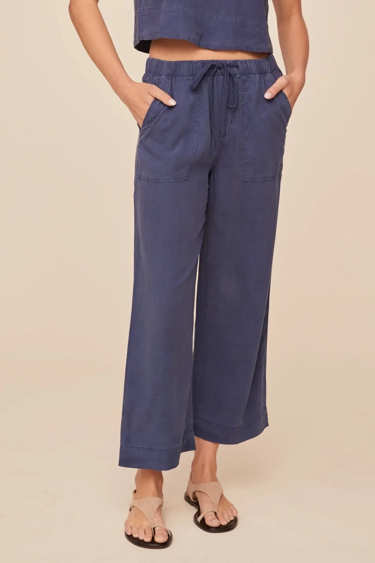 Easy Pocket Wide Leg Crop