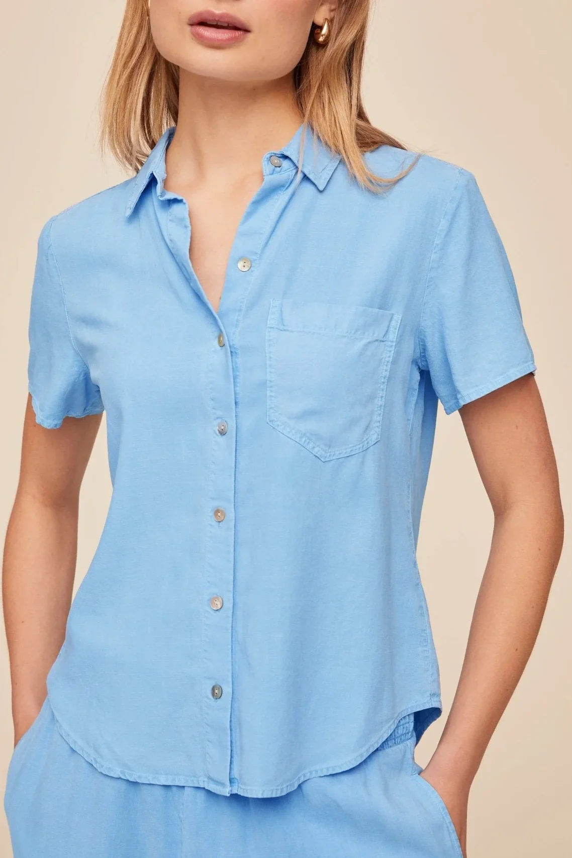 Short Sleeve Pocket Button Down Shirt - Image 4