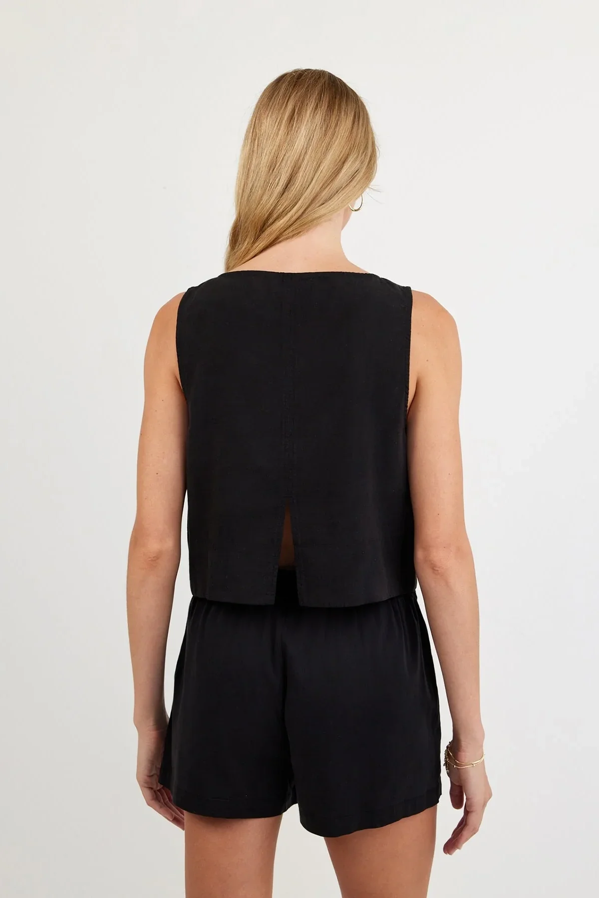 Sleeveless Boat Neck Split Back - Image 3