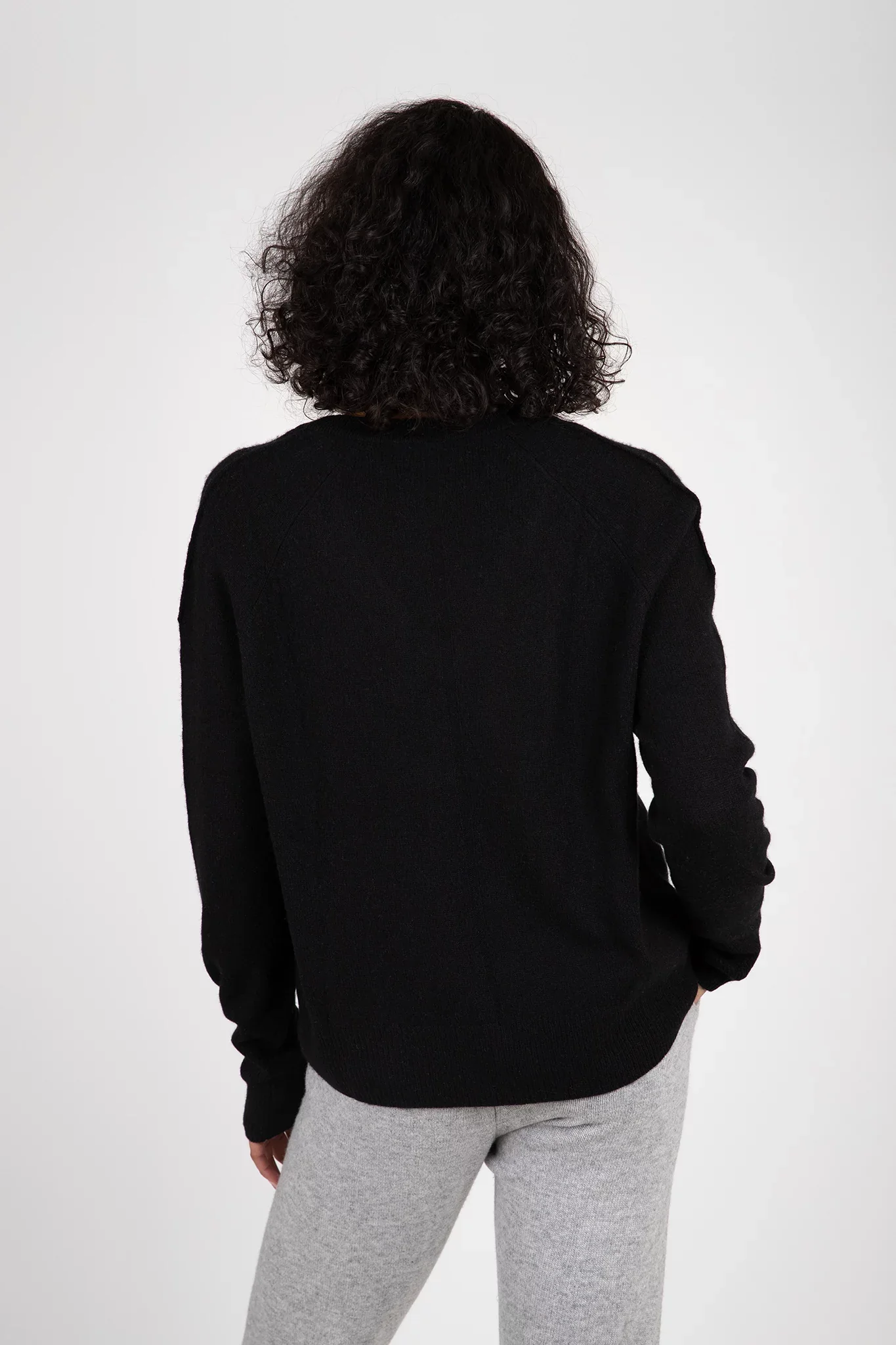 Sloane Cashmere V-Neck - Image 3